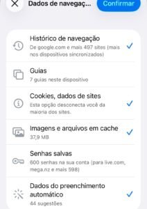 Menu de limpeza de dados de navegação no aplicativo móvel, mostrando a seleção de histórico, cookies, cache, senhas salvas e preenchimento automático.