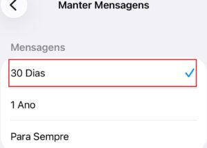 Menu de configurações de mensagens do iOS com a opção "30 Dias" selecionada para exclusão automática de conversas antigas.